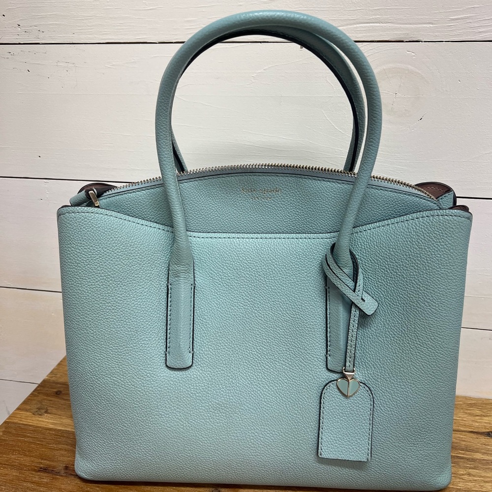 Kate Spade Leather Handbag. Used but barely! In great condition! Lots of space!
